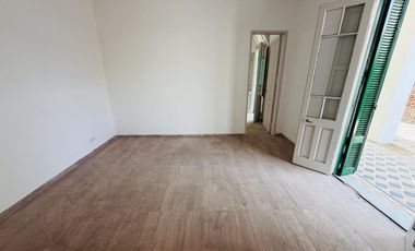 Casa 5 ambientes con amplio terreno alquiler Lanus