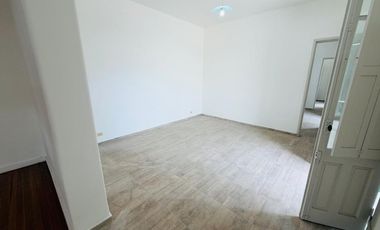 Casa 5 ambientes con amplio terreno alquiler Lanus