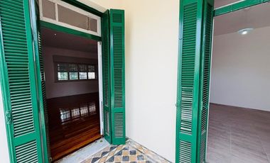 Casa 5 ambientes con amplio terreno alquiler Lanus