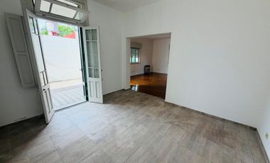 Casa 5 ambientes con amplio terreno alquiler Lanus