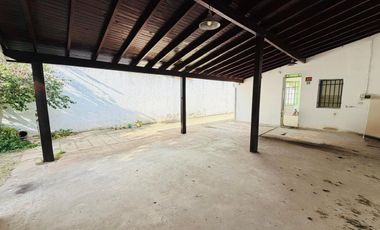 Casa 5 ambientes con amplio terreno alquiler Lanus