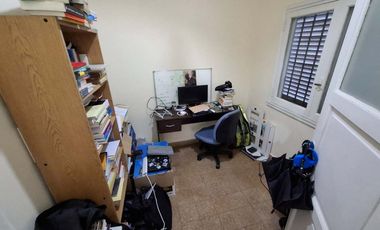 CASA 4 AMBIENTES VENTA LOMAS DE ZAMORA CON PARQUE