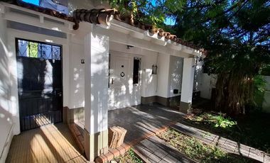CASA 4 AMBIENTES VENTA LOMAS DE ZAMORA CON PARQUE