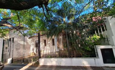 CASA 4 AMBIENTES VENTA LOMAS DE ZAMORA CON PARQUE