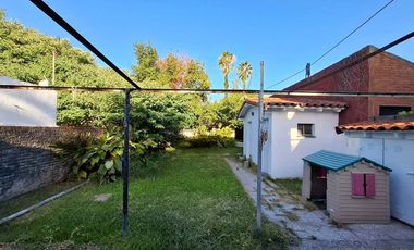 CASA 4 AMBIENTES VENTA LOMAS DE ZAMORA CON PARQUE