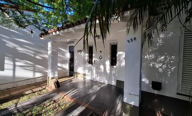 CASA 4 AMBIENTES VENTA LOMAS DE ZAMORA CON PARQUE