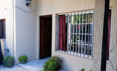 CASA 4 AMBIENTES VENTA TRISTAN SUAREZ CON DEPTO