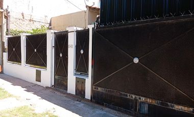 CASA 4 AMBIENTES VENTA TRISTAN SUAREZ CON DEPTO