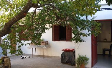 CASA 4 AMBIENTES VENTA TRISTAN SUAREZ CON DEPTO