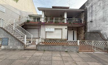 Casa venta multifamiliar 5 amb en Luis Guillón