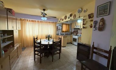 Casa venta multifamiliar 5 amb en Luis Guillón
