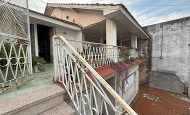 Casa venta multifamiliar 5 amb en Luis Guillón