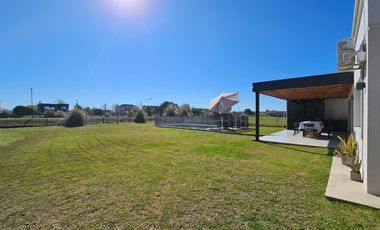 ALQUILER CASA 4 AMBIENTES SAN SEBASTIAN AREA 10