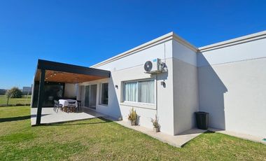 ALQUILER CASA 4 AMBIENTES SAN SEBASTIAN AREA 10