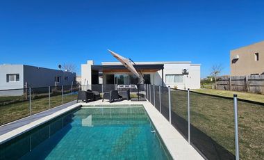 ALQUILER CASA 4 AMBIENTES SAN SEBASTIAN AREA 10