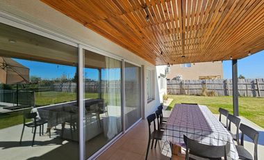 ALQUILER CASA 4 AMBIENTES SAN SEBASTIAN AREA 10