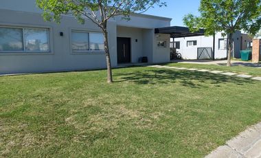 ALQUILER CASA 4 AMBIENTES SAN SEBASTIAN AREA 10