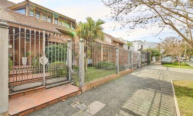 VENTA CASA 5 AMBIENTES PILETA JARDIN QUINCHO BANF