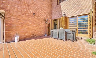 VENTA CASA 5 AMBIENTES PILETA JARDIN QUINCHO BANF