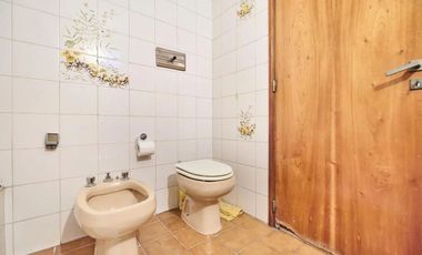 VENTA CASA 5 AMBIENTES PILETA JARDIN QUINCHO BANF