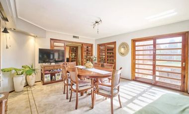 VENTA CASA 5 AMBIENTES PILETA JARDIN QUINCHO BANF