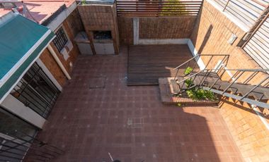 VENTA CASA LOMAS DE ALBERDI TRES DORMITORIOS