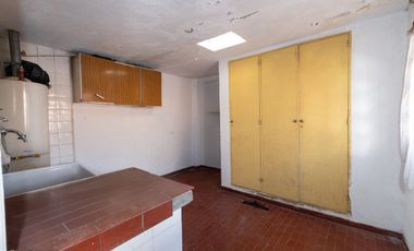 VENTA CASA LOMAS DE ALBERDI TRES DORMITORIOS