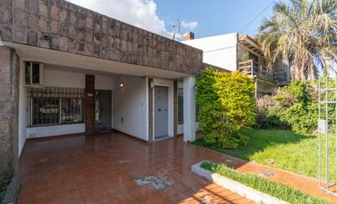 VENTA CASA LOMAS DE ALBERDI TRES DORMITORIOS