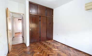 VENTA CASA LOMAS DE ALBERDI TRES DORMITORIOS