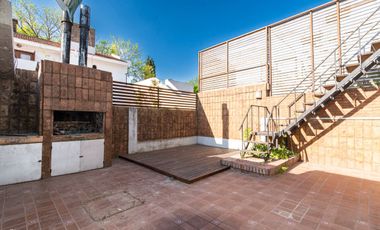 VENTA CASA LOMAS DE ALBERDI TRES DORMITORIOS