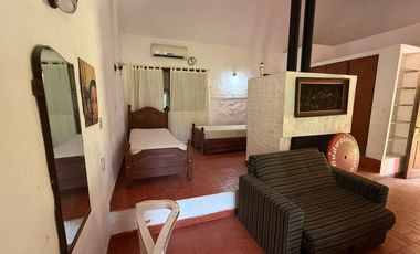 Casa Venta en Oliveros con amplio parque y pileta