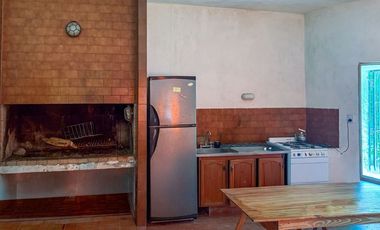 Casa Venta en Oliveros con amplio parque y pileta