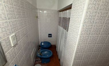 Casa Venta en Oliveros con amplio parque y pileta