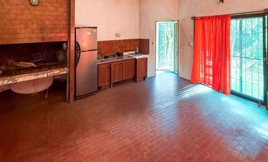 Casa Venta en Oliveros con amplio parque y pileta