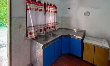 Casa Venta en Oliveros con amplio parque y pileta