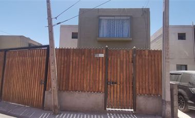 Casa en Venta en Avenida Las Parcelas 4178 Condominio Pozos del Carmen