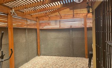 Casa en Venta en Las Higueras / Feijoa