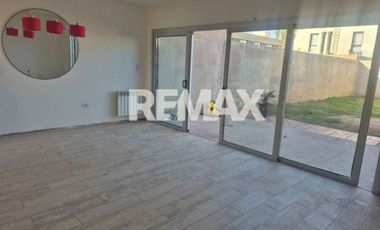 ALQUILER Duplex 2 dorm Patio Tierra Mansa Centenar