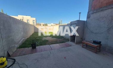 ALQUILER Duplex 2 dorm Patio Tierra Mansa Centenar