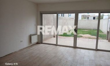 ALQUILER Duplex 2 dorm Patio Tierra Mansa Centenar