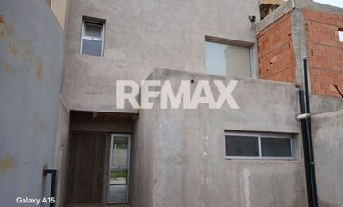 ALQUILER Duplex 2 dorm Patio Tierra Mansa Centenar