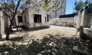 Local Comercial en Venta en Entre Av. Santo Dumont y la calle maestra lidia torres