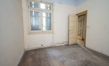 Planta baja  de 4 dormitorios en el centro