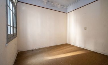 Planta baja  de 4 dormitorios en el centro