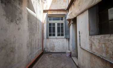 Planta baja  de 4 dormitorios en el centro