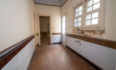 Planta baja  de 4 dormitorios en el centro