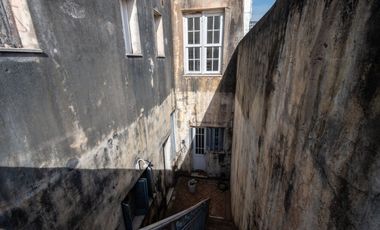 Planta baja  de 4 dormitorios en el centro