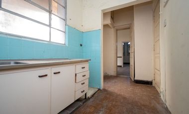 Planta baja  de 4 dormitorios en el centro