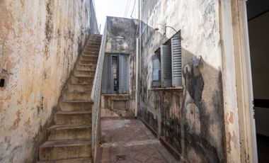 Planta baja  de 4 dormitorios en el centro