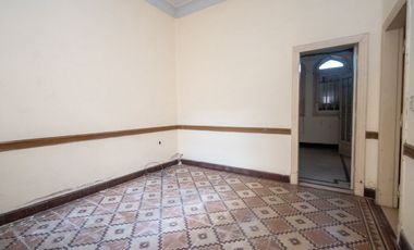 Planta baja  de 4 dormitorios en el centro